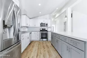 23777 Mulholland Hwy, Calabasas, CA 91302 - Photo 13