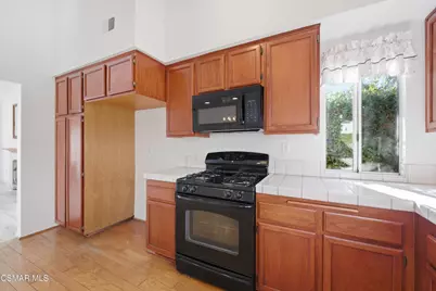 2565 Winthrop Court, Simi Valley, CA 93065 - Photo 17