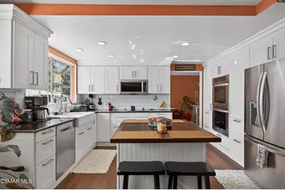 250 W Avenida De Las Flores, Thousand Oaks, CA 91360 - Photo 13