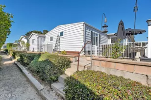 92 Poinsettia Gardens Dr, Ventura, CA 93004 - Photo 31
