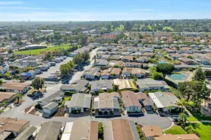 92 Poinsettia Gardens Dr, Ventura, CA 93004 - Photo 37