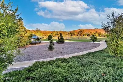 1915 Woodside Drive, Thousand Oaks, CA 91362 - Photo 35