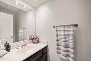 600 Kingswood Ln, Simi Valley, CA 93065 - Photo 13