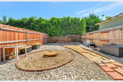 7322 Lindley Avenue, Reseda, CA 91335 - Photo 37