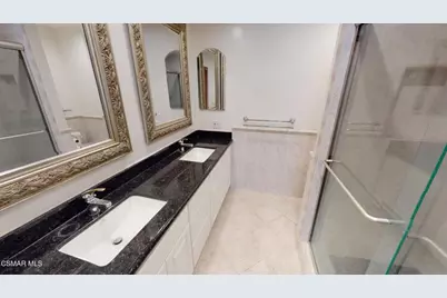 11645 Montana Avenue #220, Los Angeles, CA 90049 - Photo 17