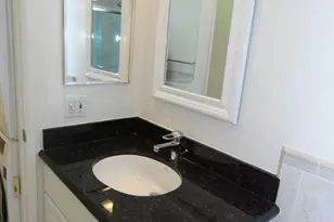 11645 Montana Ave, Los Angeles, CA 90049 - Photo 25