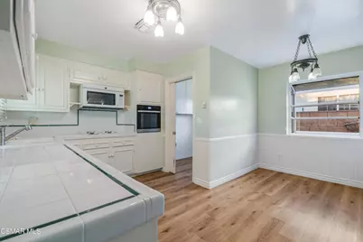 9218 Gerald Avenue, Northridge, CA 91343 - Photo 17