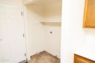 28854 Conejo View Dr, Agoura Hills, CA 91301 - Photo 15