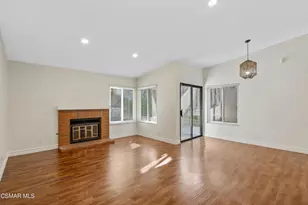 32 Herringbone Ct, Newbury Park, CA 91320 - Photo 5