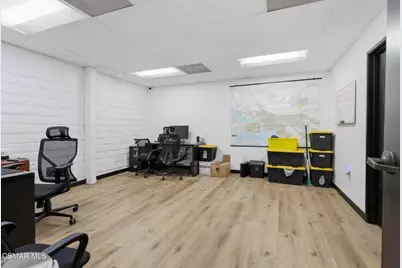 18522 Gresham Street, Northridge, CA 91324 - Photo 9