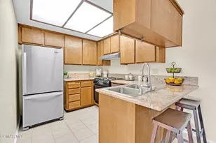 245 Oak Leaf Dr, Thousand Oaks, CA 91360 - Photo 15