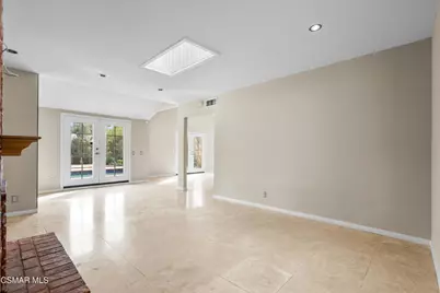 17400 Hemmingway Street, Northridge, CA 91325 - Photo 5