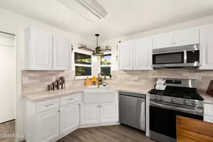 20 Robbins Ct, Simi Valley, CA 93065 - Photo 7