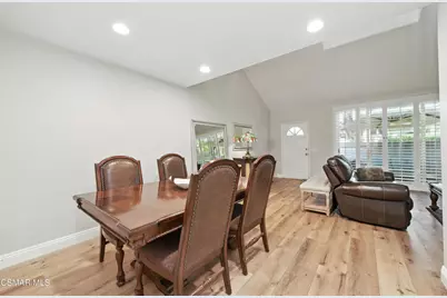 22203 Shadow Valley Circle, Chatsworth, CA 91311 - Photo 15