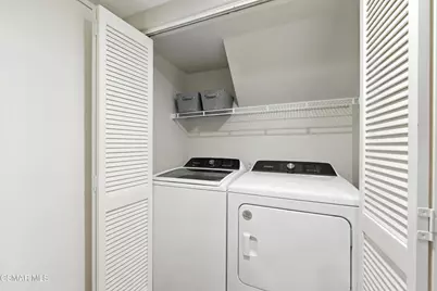 22203 Shadow Valley Circle, Chatsworth, CA 91311 - Photo 21