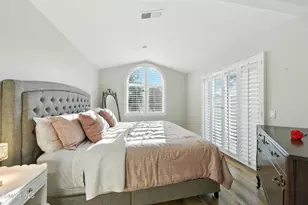 22203 Shadow Valley Cir, Chatsworth, CA 91311 - Photo 31