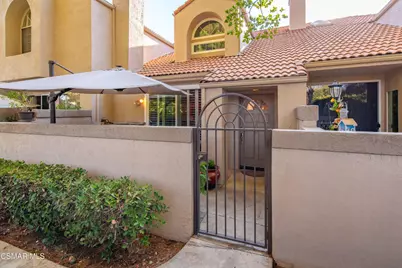 22203 Shadow Valley Circle, Chatsworth, CA 91311 - Photo 3