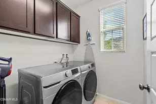 6441 Summit Village Ln, Simi Valley, CA 93063 - Photo 29