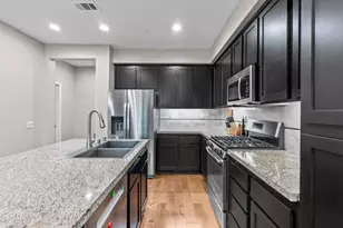 6441 Summit Village Ln, Simi Valley, CA 93063 - Photo 9