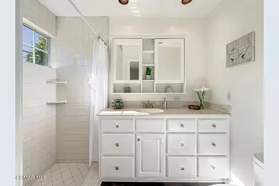 176 W Gainsborough Road, Thousand Oaks, CA 91360 - Photo 17