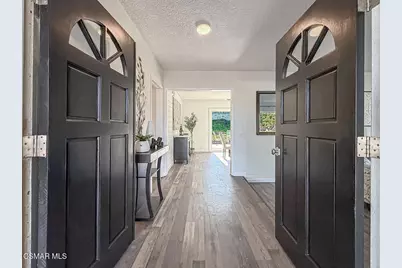 176 W Gainsborough Road, Thousand Oaks, CA 91360 - Photo 3