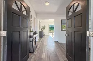 176 W Gainsborough Rd, Thousand Oaks, CA 91360 - Photo 3