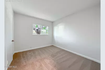 176 W Gainsborough Road, Thousand Oaks, CA 91360 - Photo 13