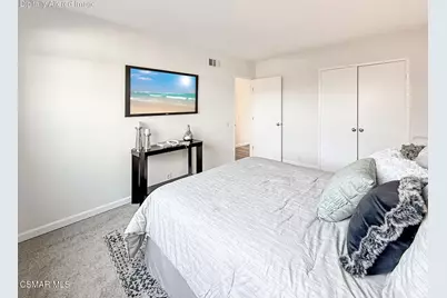 176 W Gainsborough Road, Thousand Oaks, CA 91360 - Photo 11