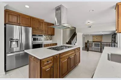 334 W Avenida De Las Flores, Thousand Oaks, CA 91360 - Photo 17