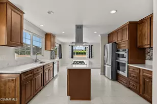 334 W Avenida De Las Flores, Thousand Oaks, CA 91360 - Photo 19