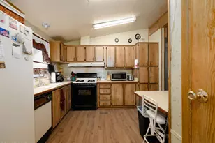 12401 Filmore Street, Sylmar, CA 91342 - Photo 11