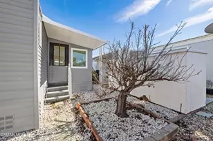 72 Suzanne Ct, Newbury Park, CA 91320 - Photo 27