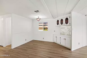 72 Suzanne Ct, Newbury Park, CA 91320 - Photo 9