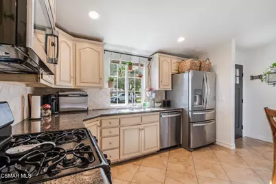 807 Briar Cliff Road, Thousand Oaks, CA 91360 - Photo 5