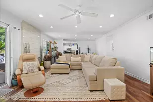 4771 Excelente Dr, Woodland Hills, CA 91364 - Photo 7