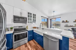 2450 Pleasant Way, Thousand Oaks, CA 91362 - Photo 13