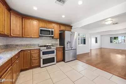 11017 Tiara Street, North Hollywood, CA 91601 - Photo 17