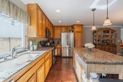 2756 N Dalenhurst Place, Simi Valley, CA 93065 - Photo 3