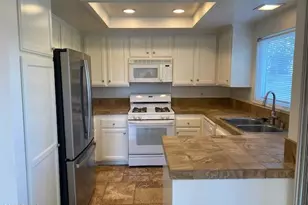 132 Rosehedge Ln, Oak Park, CA 91377 - Photo 3