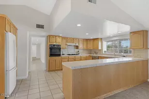1016 Saxon Pl, Thousand Oaks, CA 91360 - Photo 11