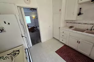 17526 Miranda St, Encino, CA 91316 - Photo 7