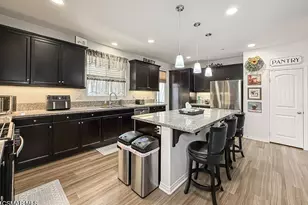 26707 Lexington Ln, Saugus, CA 91350 - Photo 13