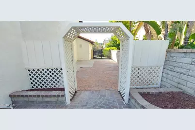 748 Azure Hills Drive, Simi Valley, CA 93065 - Photo 27