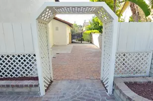 748 Azure Hills Dr, Simi Valley, CA 93065 - Photo 27