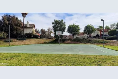 748 Azure Hills Drive, Simi Valley, CA 93065 - Photo 35