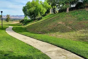 748 Azure Hills Dr, Simi Valley, CA 93065 - Photo 33
