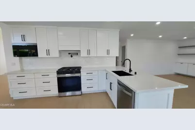 748 Azure Hills Drive, Simi Valley, CA 93065 - Photo 9