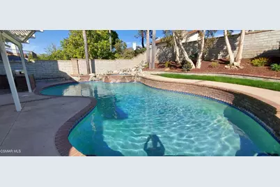 748 Azure Hills Drive, Simi Valley, CA 93065 - Photo 15