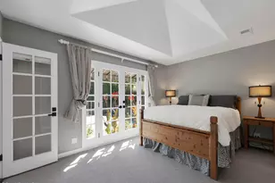 1524 W Riverside Dr, Burbank, CA 91506 - Photo 21