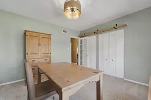 1524 W Riverside Dr, Burbank, CA 91506 - Photo 29